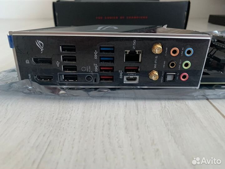 Материнская плата asus ROG strix Z490-E gaming