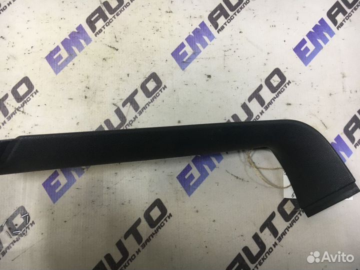 Обшивка двери багажника правая Шкода Фабия 1