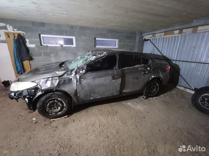 Renault Fluence 1.6 МТ, 2011, битый, 180 000 км