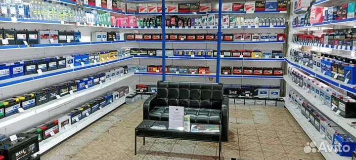 Продавец консультант в аккумуляторный магазин