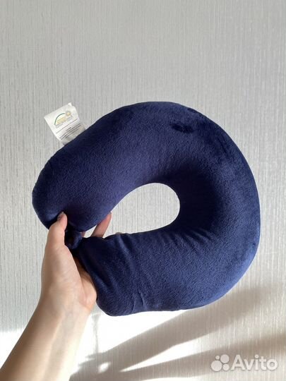 Подушка под голову для путешествий