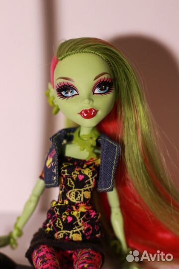 Куклы Монстер Хай базовая венера/ спектра/ изи
