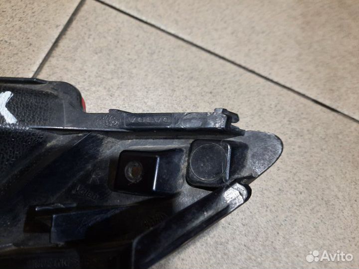 Фонарь задний в бампер правый Volvo Xc60 1