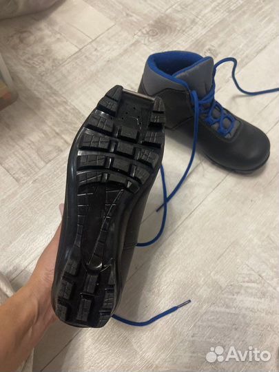 Лыжные ботинки