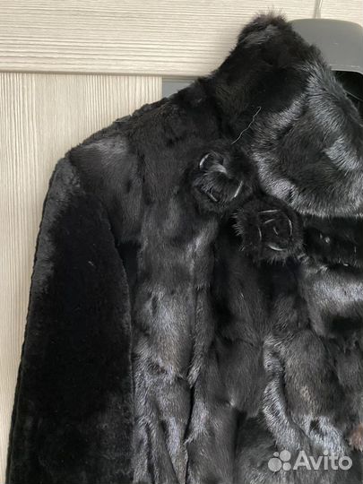 Шуба из мутона с отделкой из норки