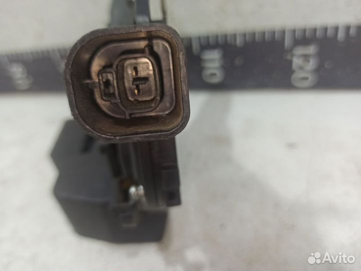 Замок двери передней правой