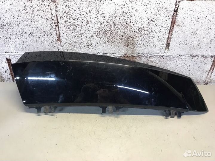 Накладка крышки багажника задняя правая Cadillac