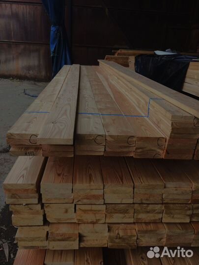 Дачные постройки с досками лиственницы