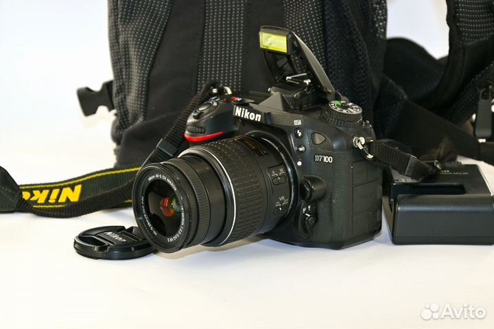 Nikon D7100 24.7MP зеркалка Kit AF-S VR II 18-55