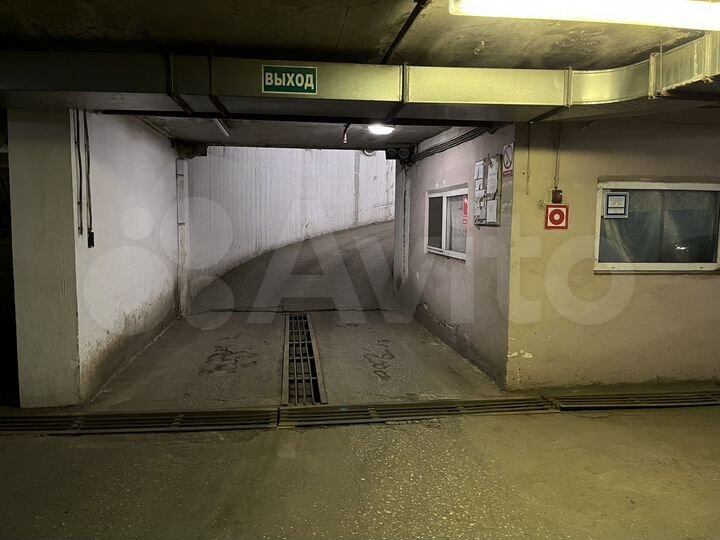 Машиноместо, 24 м²