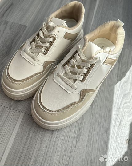 Кросовки женские