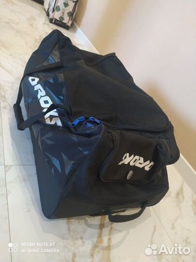 Хоккейный баул на колесах