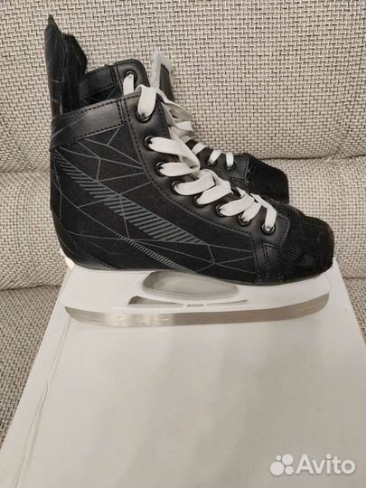 Коньки хоккейные