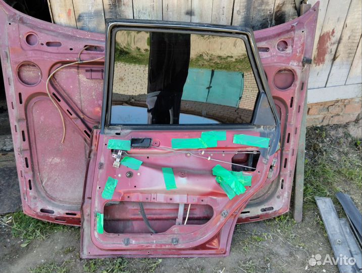 Продам двери и капот от пассата б3 седан