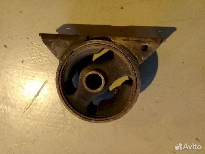 Опора двигателя (подушка двс) передняя MR131296 Mi