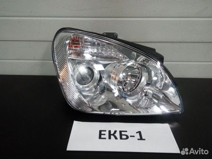 Фара правая Kia Carens 3 2006-2013