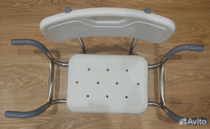 Сиденье в ванну для пожилых