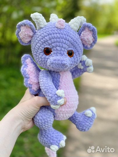 Плюшевый вязаный дракончик