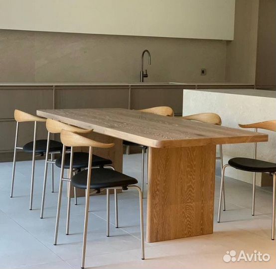 Стол обеденный