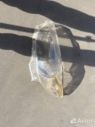 Стекло на фару mazda 6