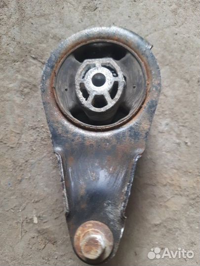 Опора двигателя задняя Citroen C4 picasso 2.0 I