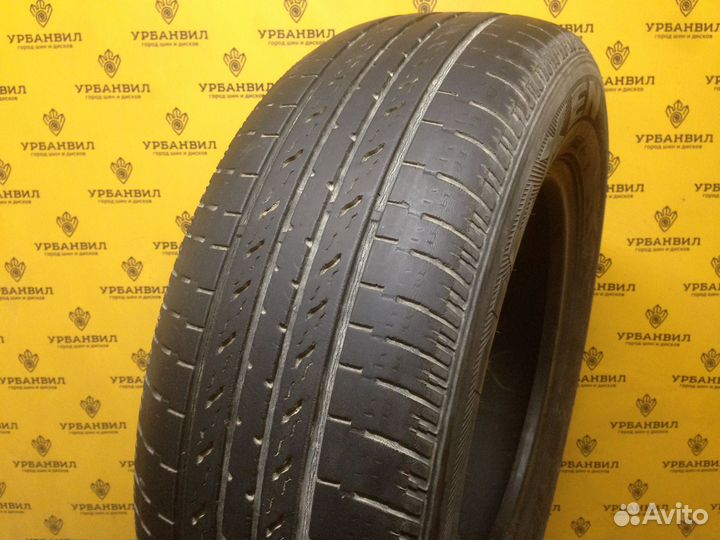 Nexen Roadian 571 235/65 R17 104T