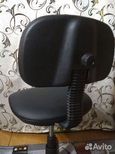 Компьютерное кресло,барные стулья