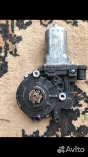 Мотор стеклоподъёмника задний правый Suzuki SX4