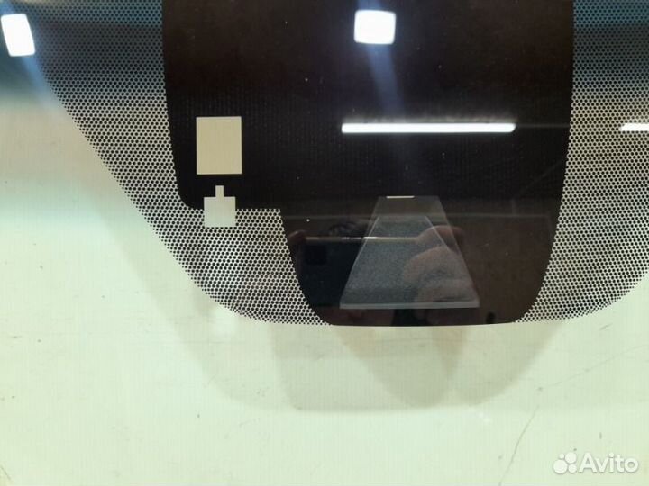 Стекло лобовое переднее Toyota Land Cruiser 200