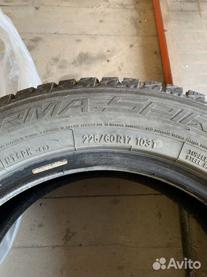 Nitto Therma Spike 225/60 R17