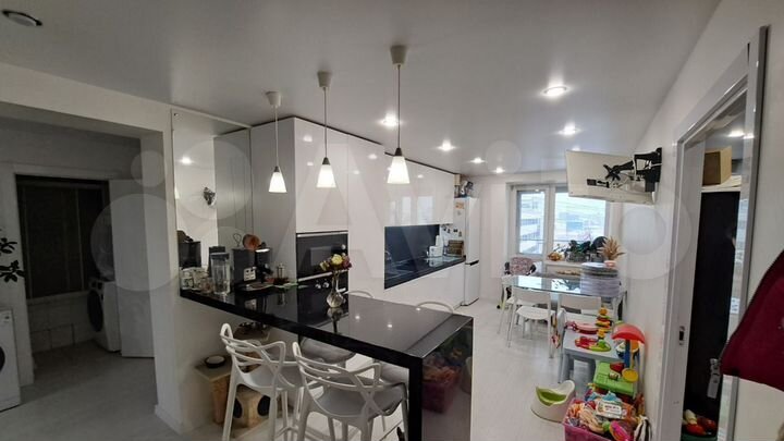 3-к. квартира, 95,9 м², 8/10 эт.