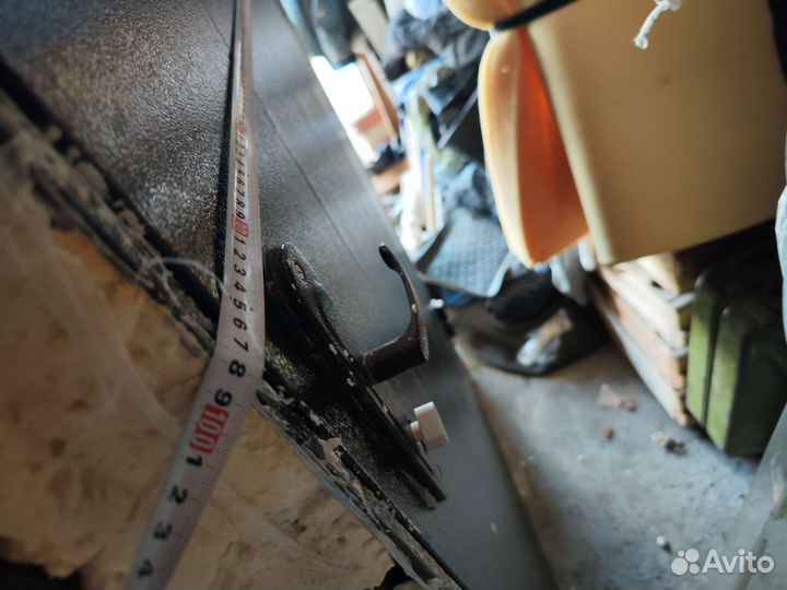 Дверь входная металлическая бу