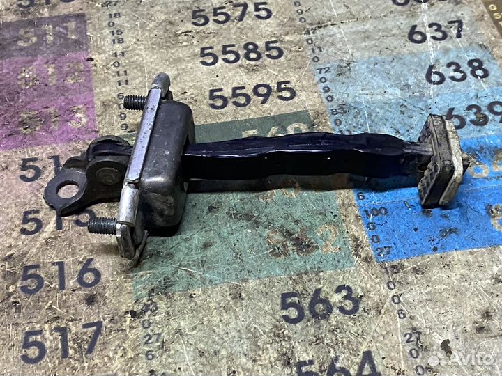 Ограниченитель двери передний правый kia cerato 3