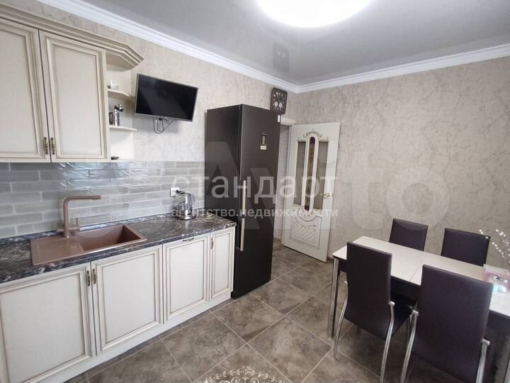 2-к. квартира, 53 м², 8/9 эт.