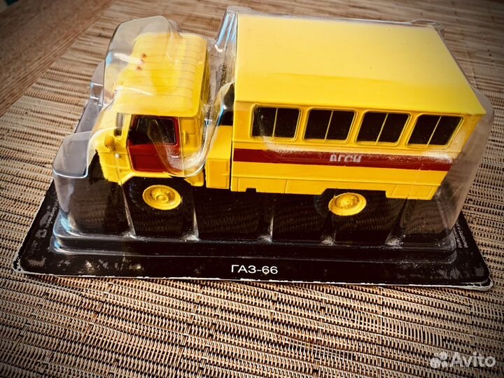Модель автомобиля газ-66 1/43