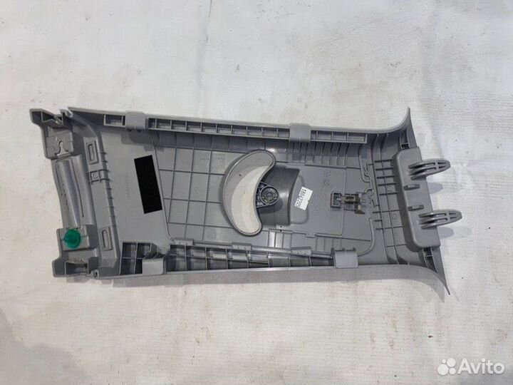 Обшивка стойки средняя левая Hyundai Solaris 2