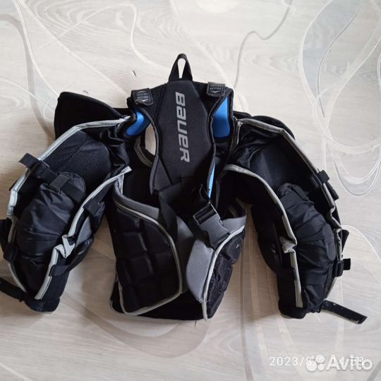 Вратарский нагрудник Bauer jr L