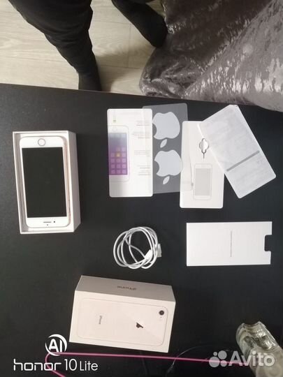 iPhone 8, 64 ГБ