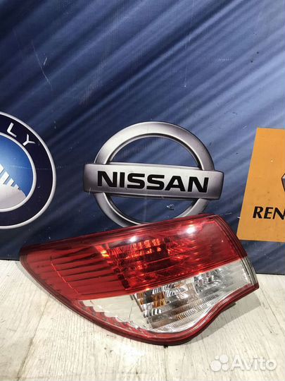 Фонарь задний Nissan almera G15 Лев