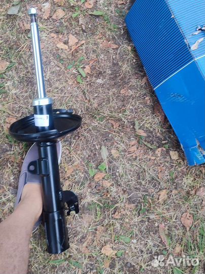 Амортизатор lexus rx 350, 400h