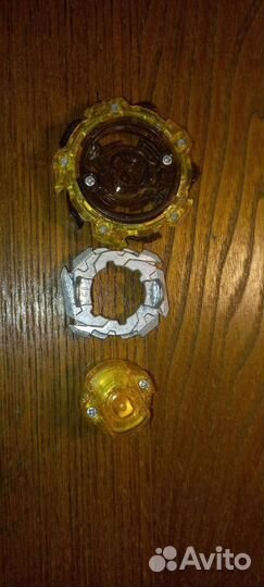 Бейблэйд берст Саламандер Золотой