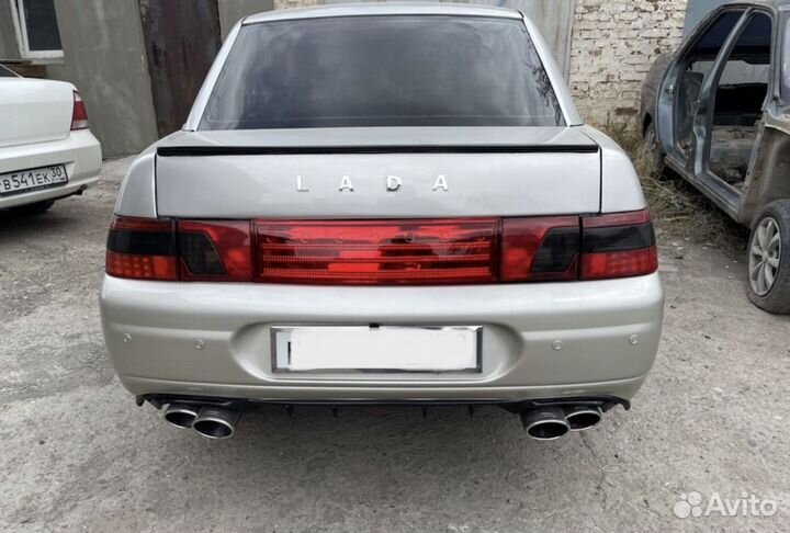 Новая тюнинг вставка катафот багажника ваз 2110