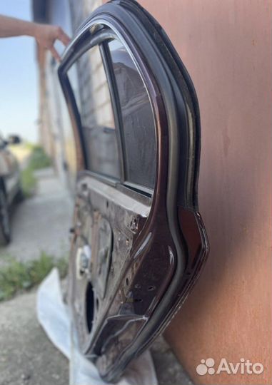 Дверь задняя правая skoda superb 2