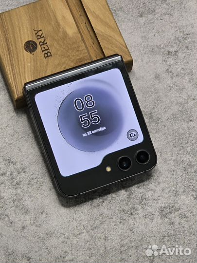 Samsung Galaxy Z Flip5, 8/512 ГБ
