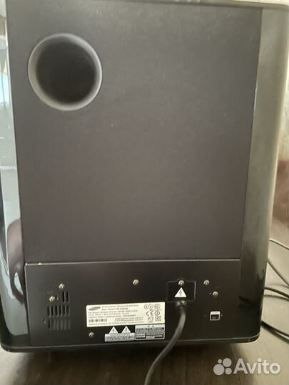 Продам саундбар Samsung ht-e8000