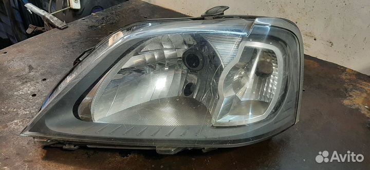 Фара левая на renault logan 1