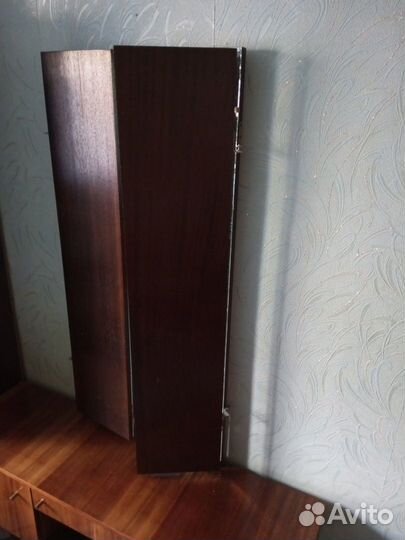 Трюмо с зеркалом