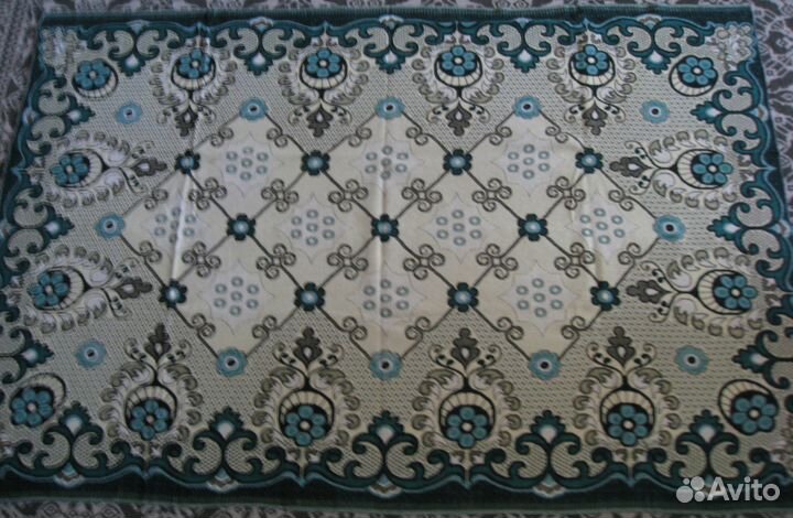 Покрывало 1,5 спальное б/у (шерсть)