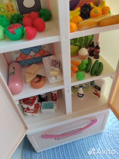 Холодильник с продуктами