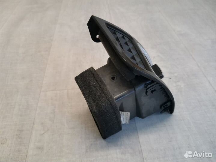 Дефлектор воздушный правый Geely Emgrand Ec7 1.5